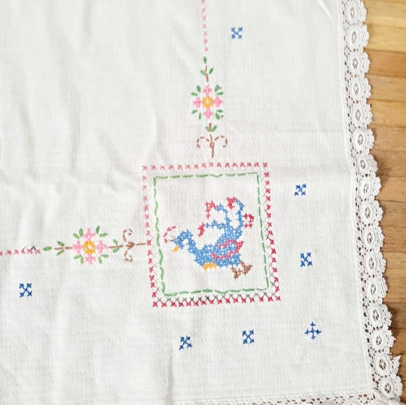 Vintage Peacock Cross Stitched White Cotton Table Square 37" x 33" - Picture 6 of 8